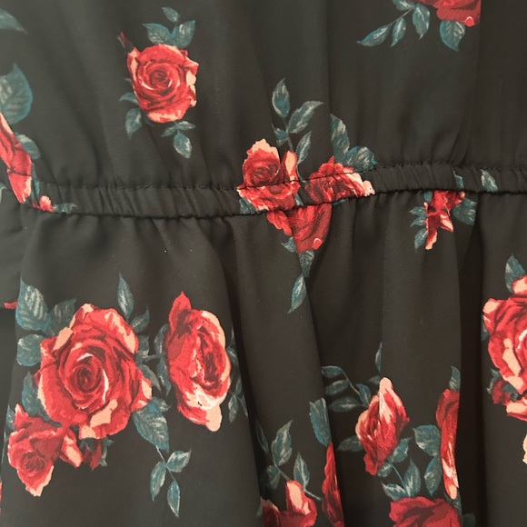 H&M Black Floral Semi Sheer Ruffle Blouse Whimsy  Goth Size 6 - Picture 12 of 12